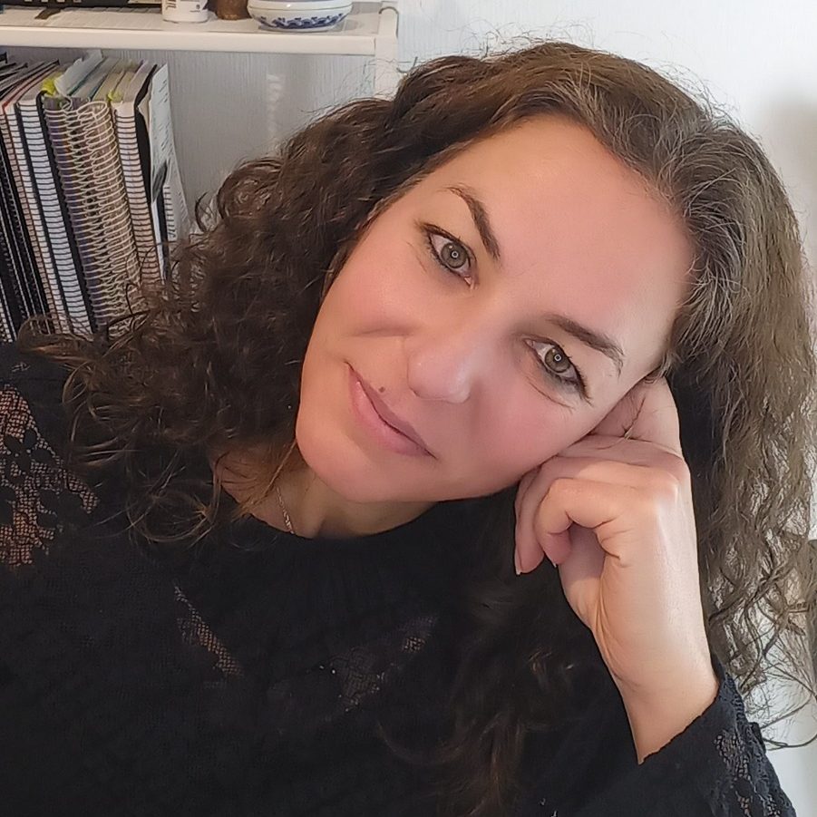 Elvira Llorente Plan personalizado Elvira Llorente. Psico.bio.terapeuta experta en liberar la ansiedad y en formación en su método.